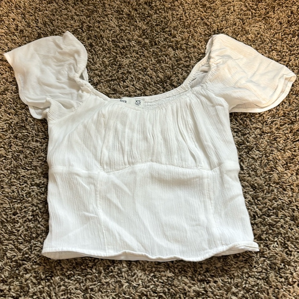White Hollister short sleeve XS